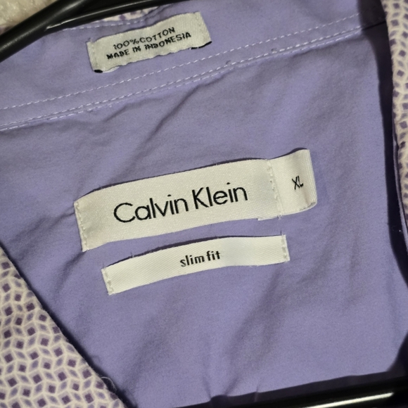 Calvin Klein Men's Lavendar Dots Short Sleeve Button Up Shirt Size M Slim Fit - Picture 4 of 4